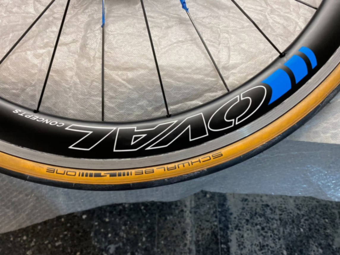 Après — Réparation d'une roue de vélo carbone Ovale
